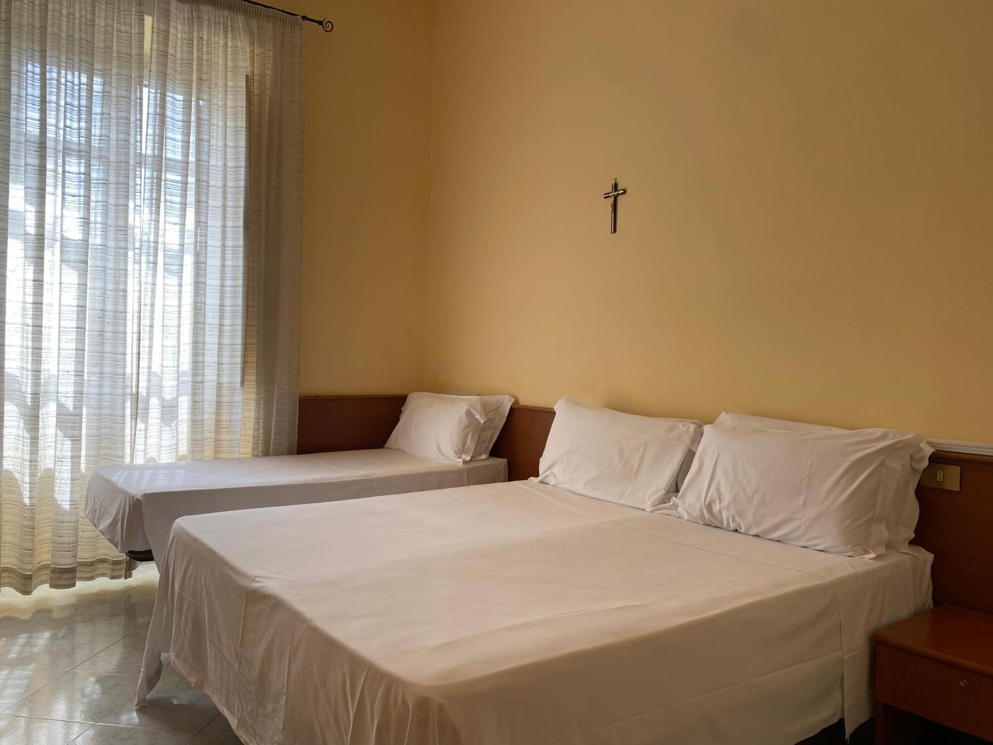 Casa Per Ferie Suore Salesiane Dei Sacri Cuori Frühstückspension